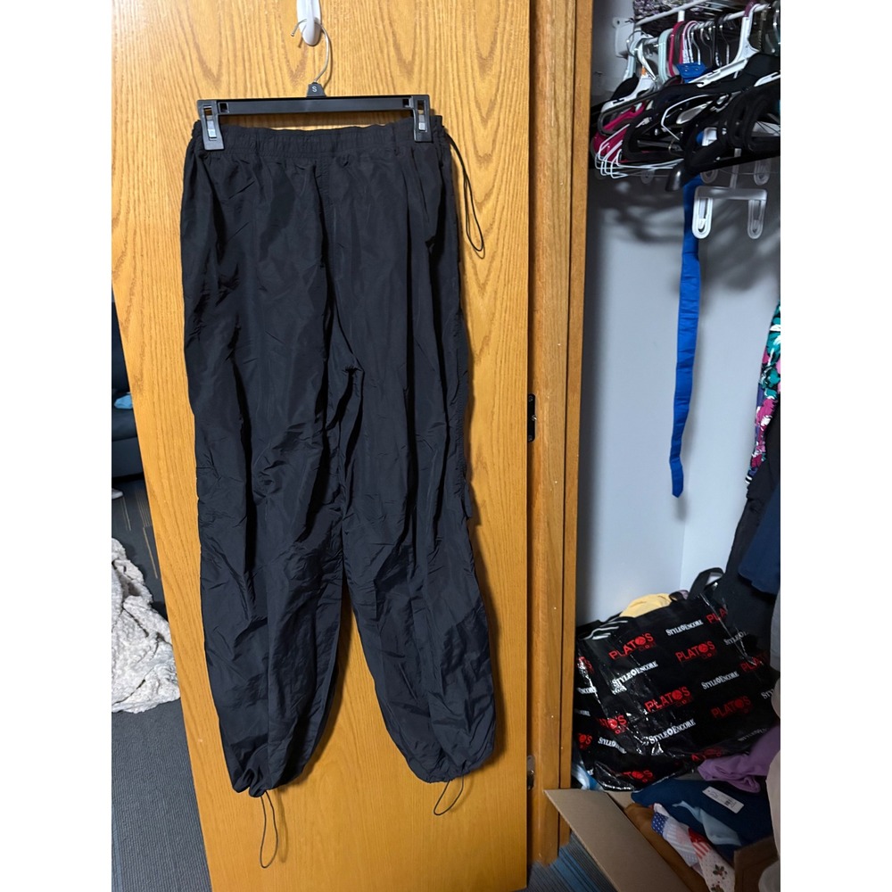 A Vintage Shop Black Nylon Parachute Pants Cargo Joggers Bungee Waist M 7/8-29 - Picture 2 of 8